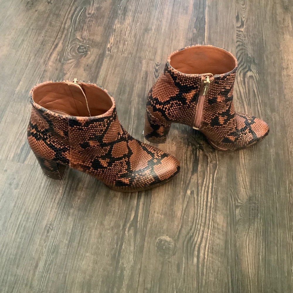 Boots - Picture 7 of 7